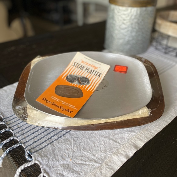 Vintage Sizzling Steak / Fajita Platter In Original Packaging- Walnut/Aluminum - Picture 10 of 12